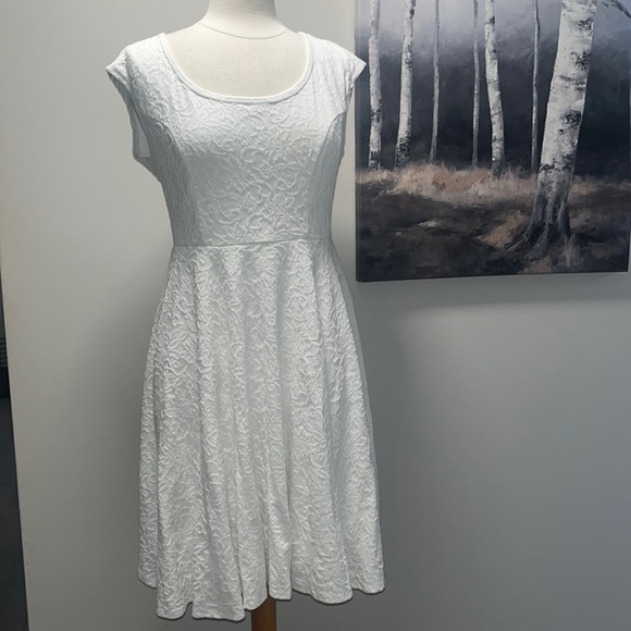 torrid Dresses & Skirts - Torrid white lace dress
